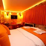 Ren Plus Suites