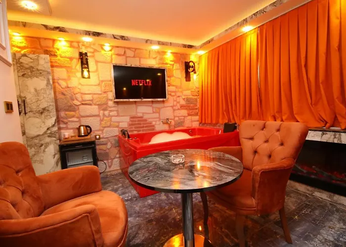 Ren Plus Suites
