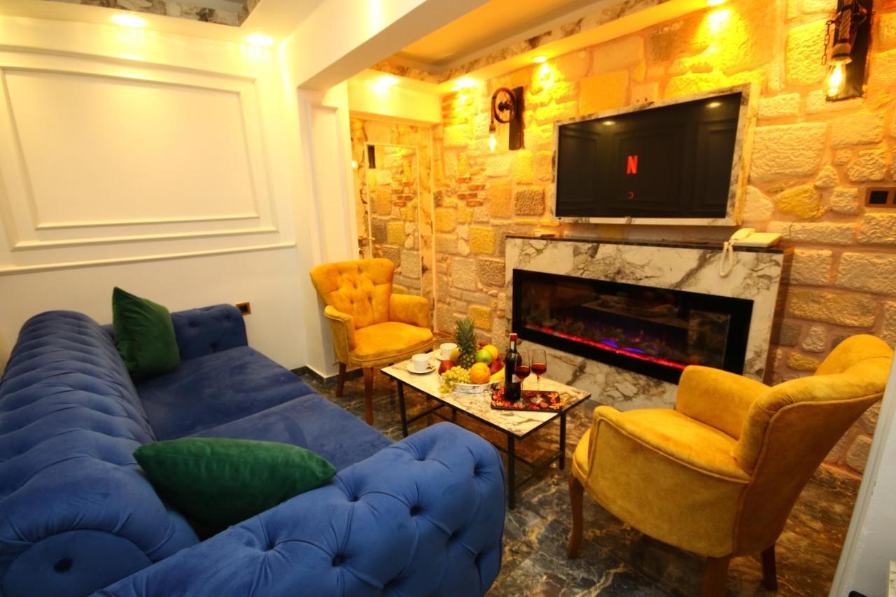 Ren Hotel *